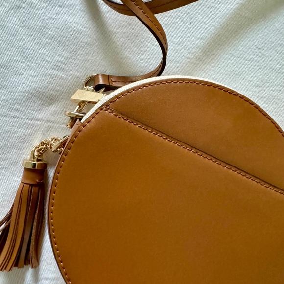 MK Small Canteen Crossbody Round Bag Purse - Picture 6 of 15